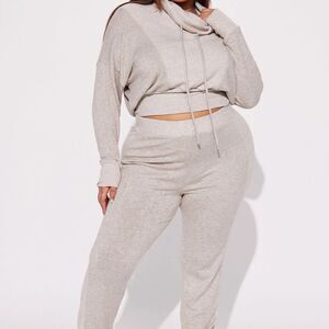 NWT Fashion Nova You Jogging Set - Size 1X